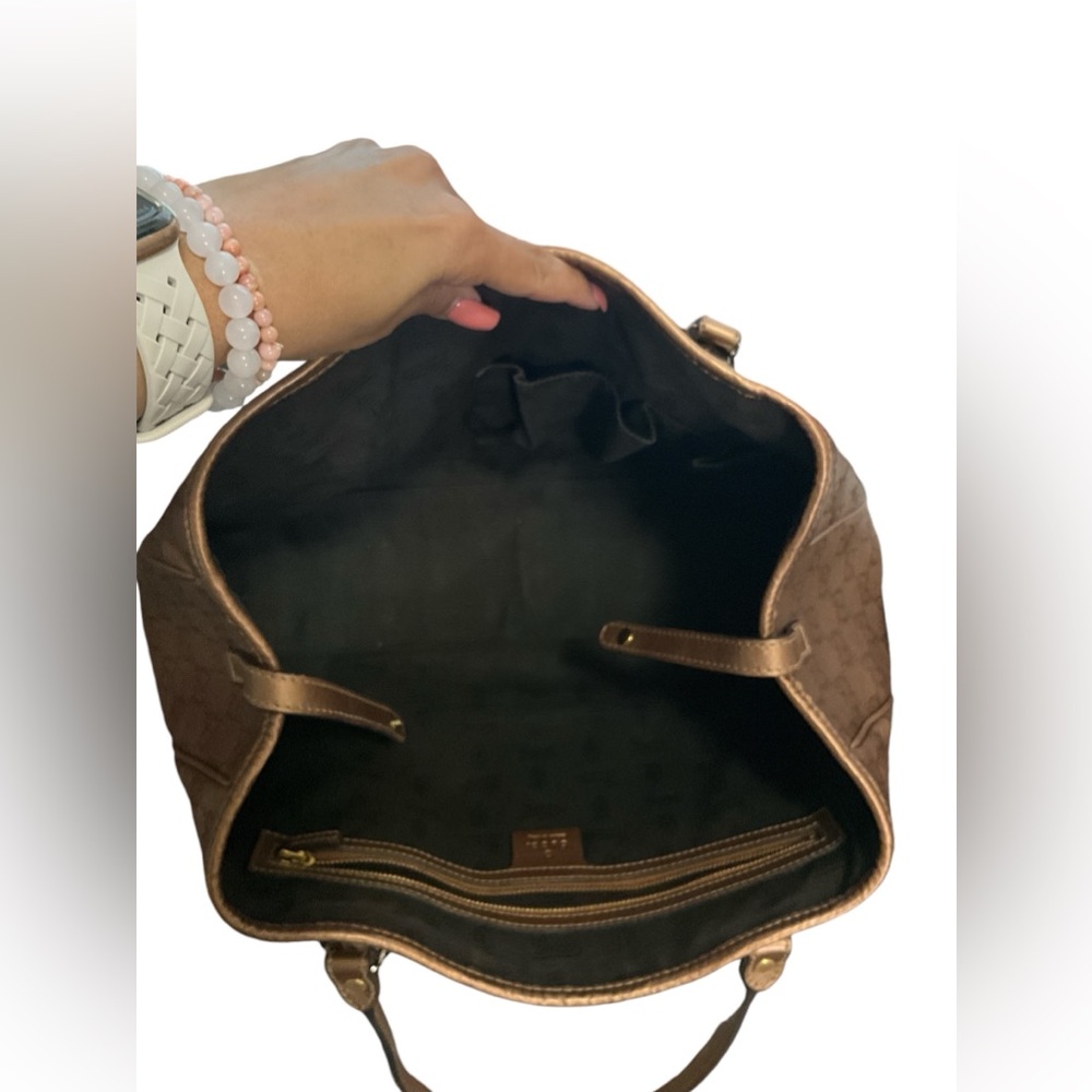 💜🦋 Buyers Giveaway 💜🦋EUC GUCCI Guccissima Leather Hand Bag - Picture 7 of 14